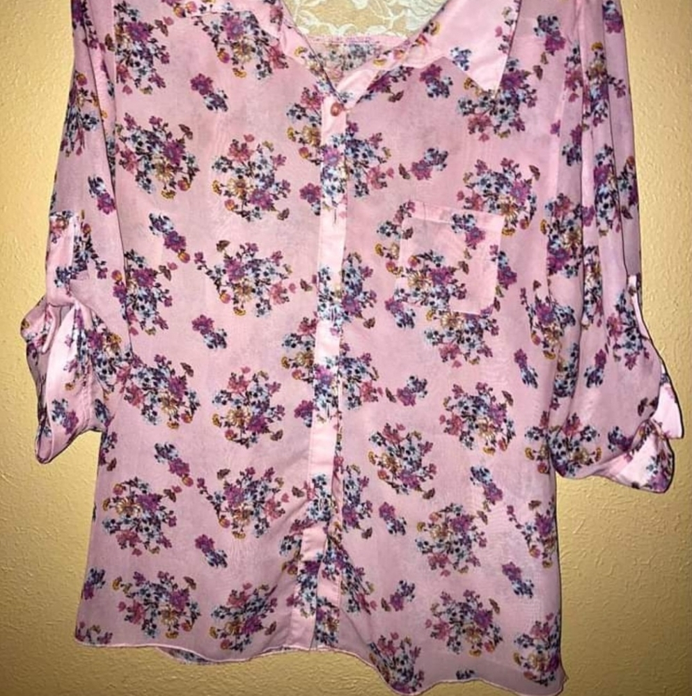Feminine Pink and lace floral half sleeve blouse